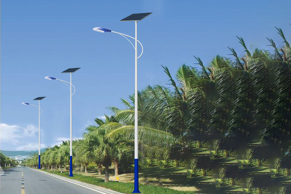 安多太阳能路灯