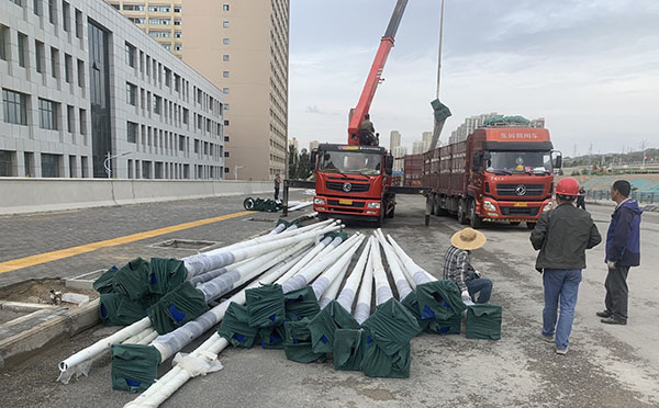 农村安多太阳能路灯安装全解析：庭院安多太阳能路灯施工指南