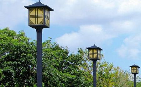 太阳能安多庭院灯怎么选亮度与续航更耐用 太阳能安多庭院灯怎么选亮度与续航更耐用